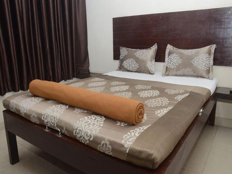 Nilraj Lodge Ratnagiri Exterior photo