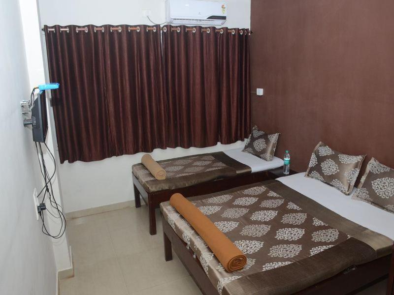 Nilraj Lodge Ratnagiri Exterior photo